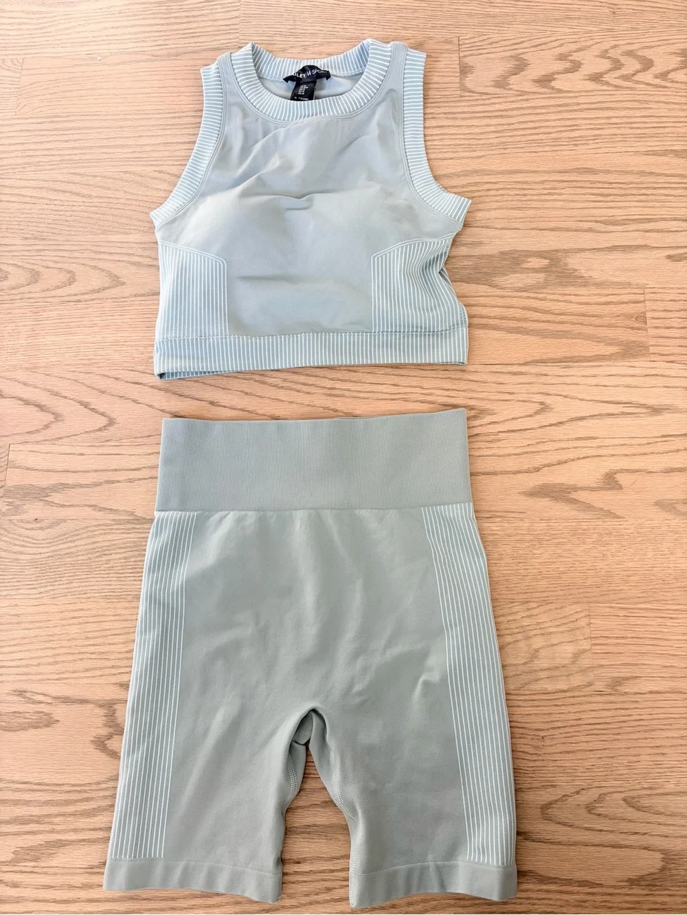 NWT Bailey 44 Work Out Set Biker Shorts Crop Tank